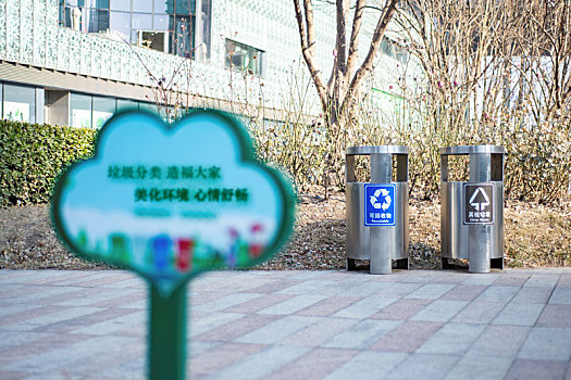 保姆育兒嫂一般多少錢？揭秘背后的市場價格與選擇技巧