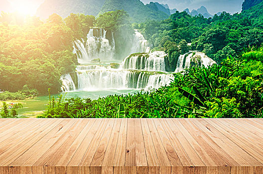 上海醫(yī)院護(hù)工多少錢一天？解密上海醫(yī)院護(hù)工費(fèi)用與服務(wù)