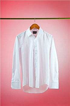 在住家保姆多少錢？揭開家庭服務的背后真相！