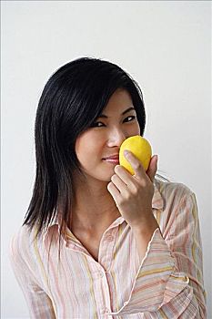 溫暖的抱抱，多少收回成本？
